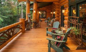 5 Desain Teras Rumah Kayu yang Cocok Jadi Tempat Bersantai
